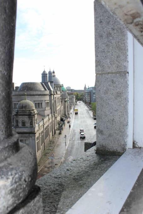 Executive Top Floor 1 Bedroom Apartment Aberdeen Exterior photo