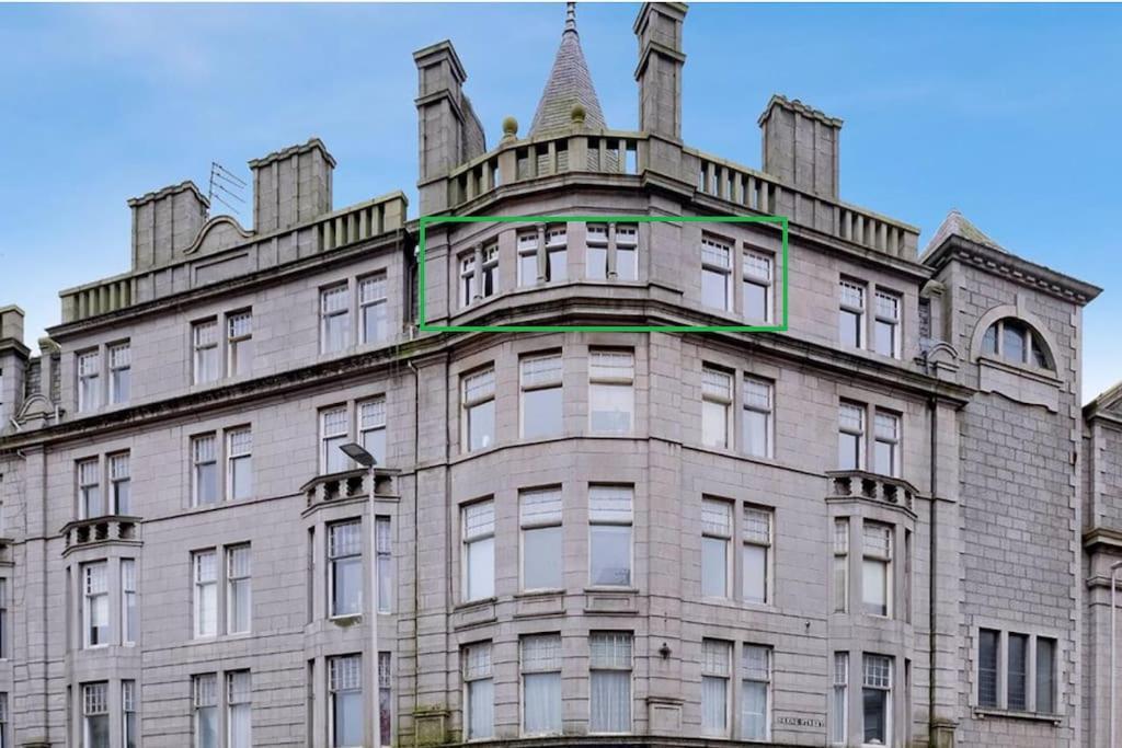 Executive Top Floor 1 Bedroom Apartment Aberdeen Exterior photo